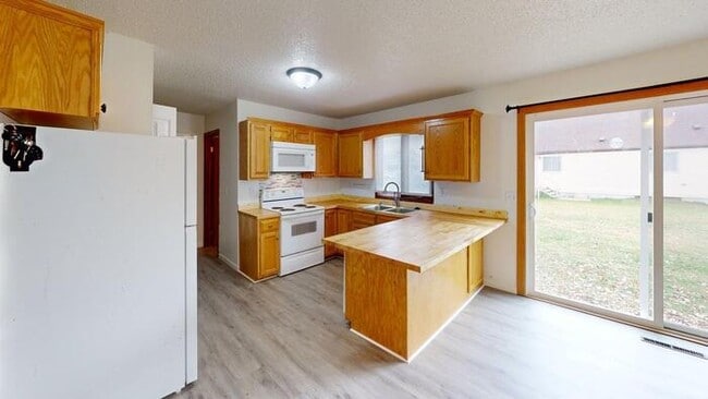 Building Photo - 329 W Indiana Ave