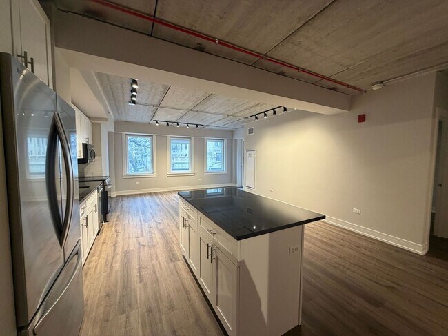 Photo - 952 W Carmen Ave Unit 202