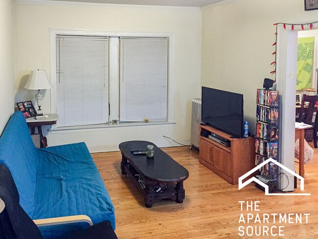 Building Photo - 2010 W Foster Ave Unit 1D