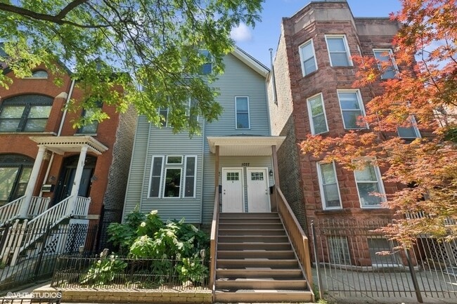 Building Photo - 1037 W Oakdale Ave Rental