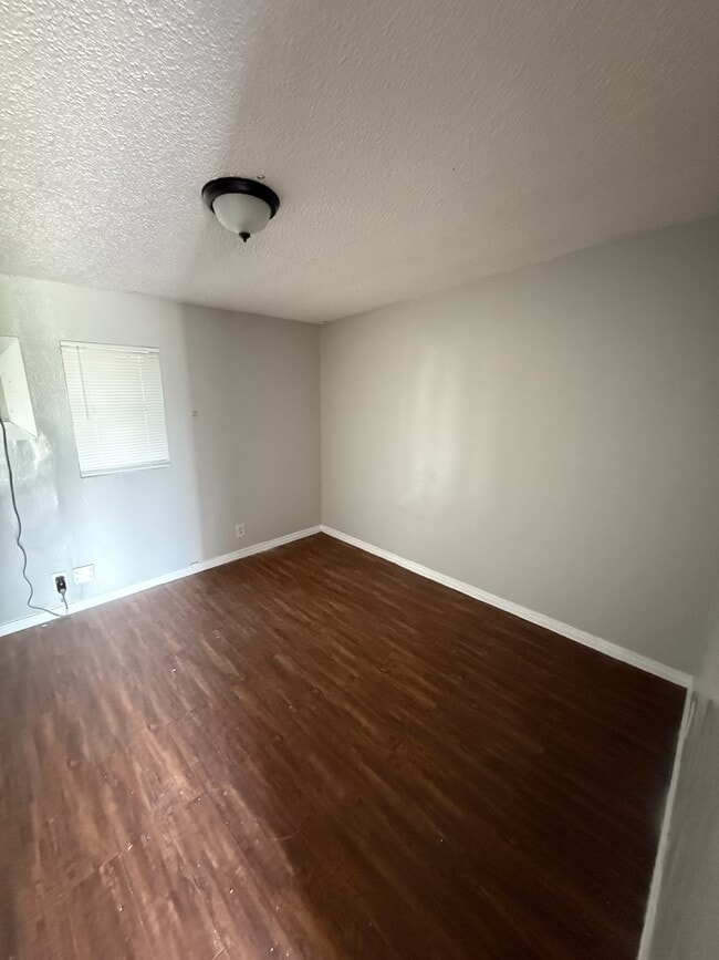 Photo - 504 Rhode Island St