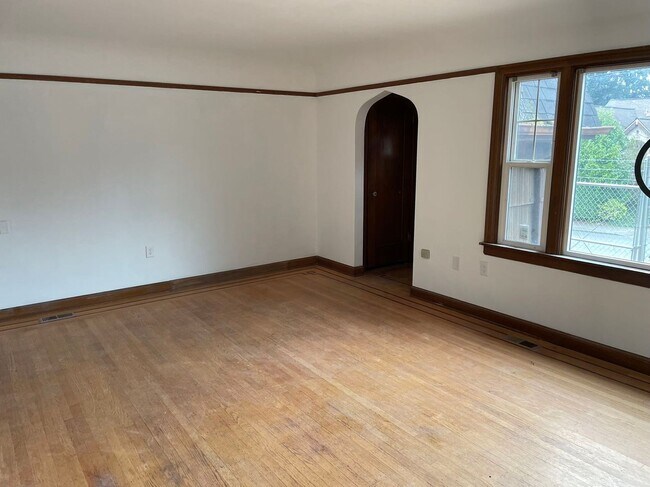 Photo - Nice 5-bed, 3-bath, 1-office room house in...