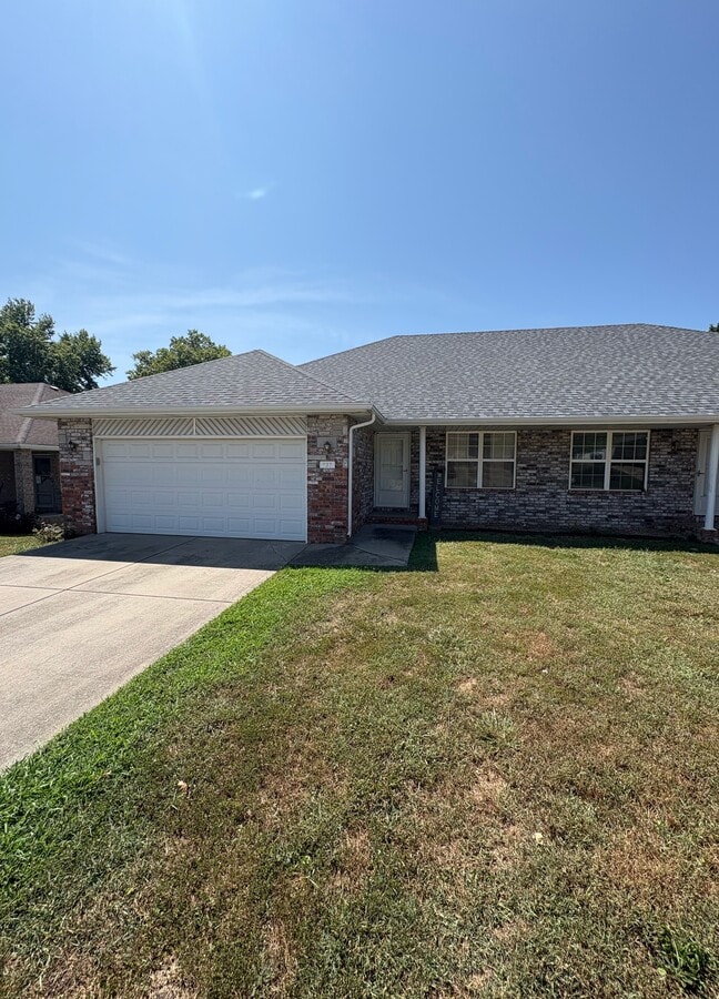 725-727 Pinhook Drive - 725-727 Pinhook Drive Casa