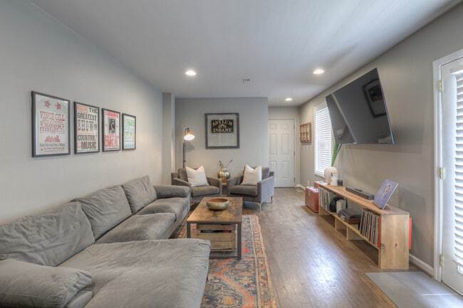 Photo - 1714B Villa Pl
