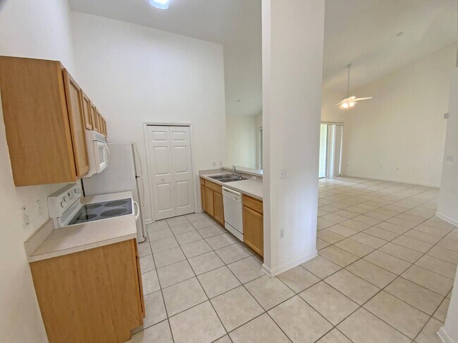 Photo - 1603 Prestwick Pl