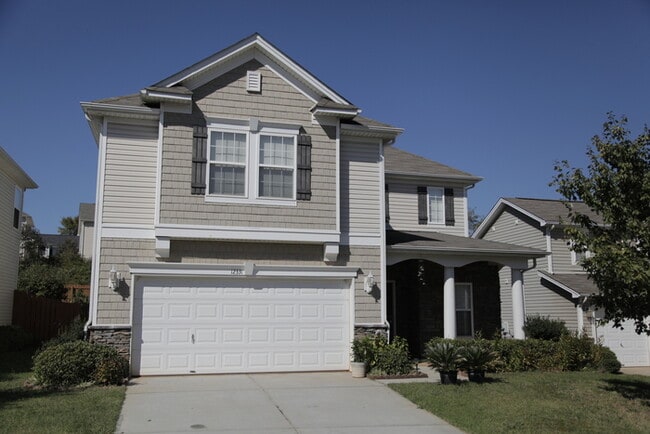 Building Photo - Delightful 3bd/2.5bth home with a private back yard!