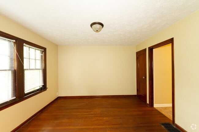 Building Photo - 1 bed 1 bath. Located in desirable Christi... Rental