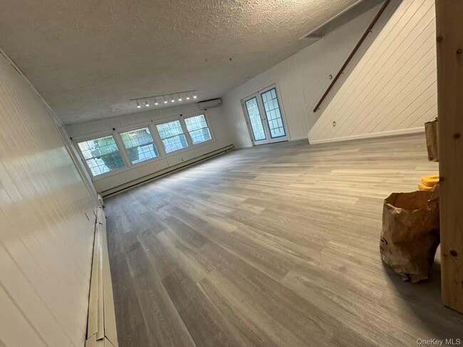 Photo - 6 Serpentine Ln