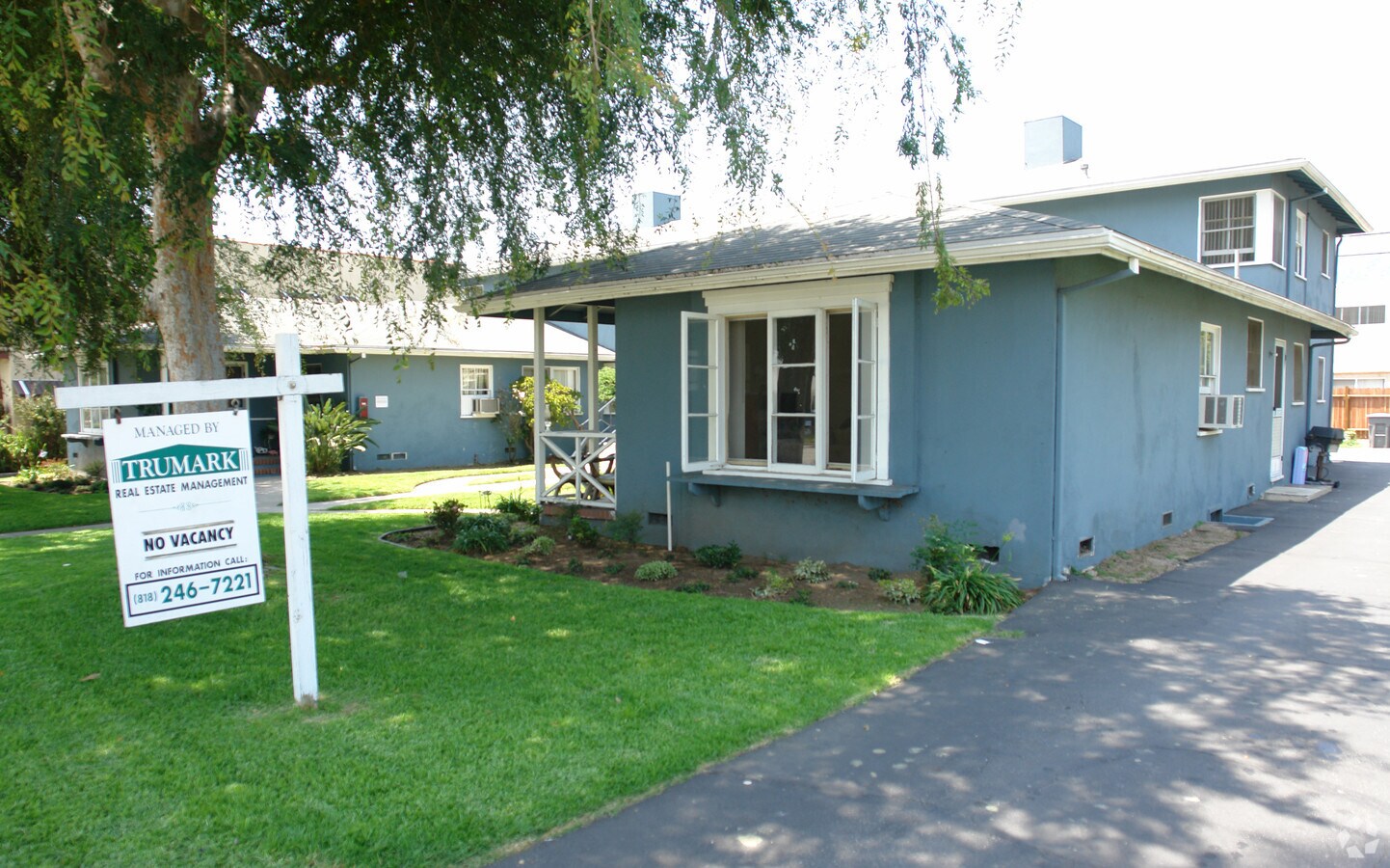 Photo - Glenoaks, 625-633 1/2