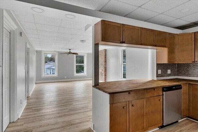 Photo - "Spacious 3-Bedroom Gem at 57 1/2 Saratoga... Unit 3N