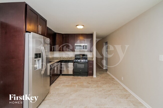 823 Oriole Dr