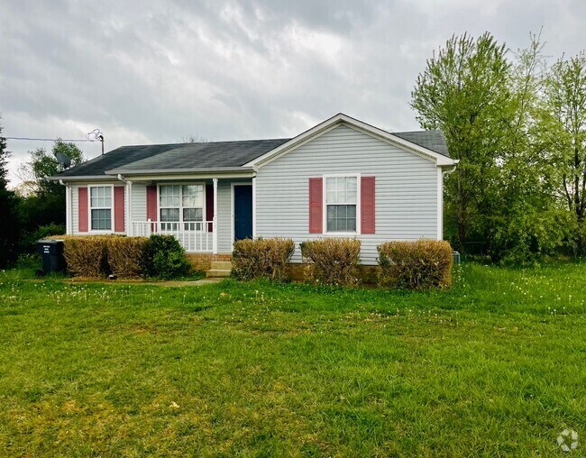 Building Photo - Adorable Oak Grove Home