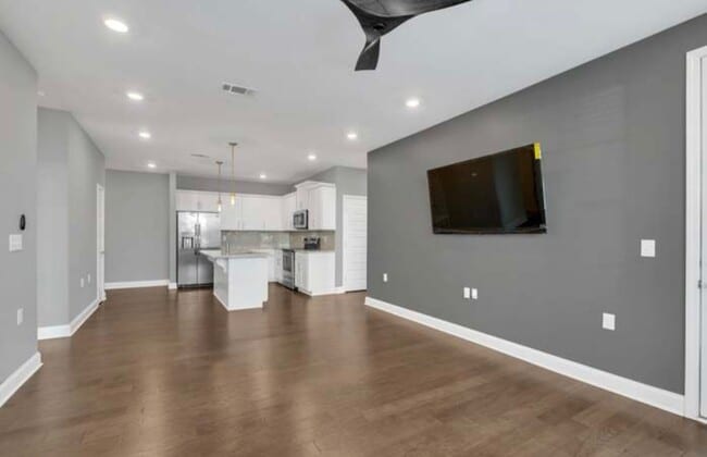 Photo - 1000 Vintage Green Ln Unidad 1104