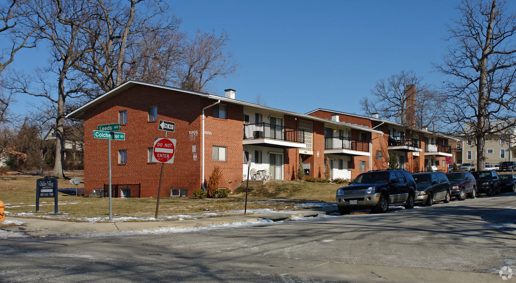 Leeds Avenue - Leeds Avenue Apartments