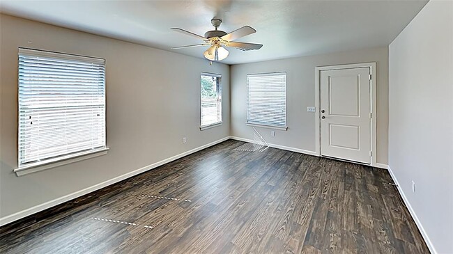 Photo - 427 Summit Ridge Dr