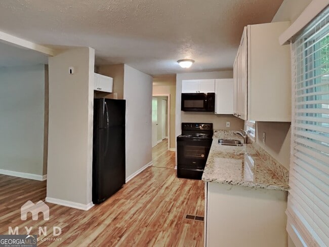 Photo - 502 Fairlane Cir NW