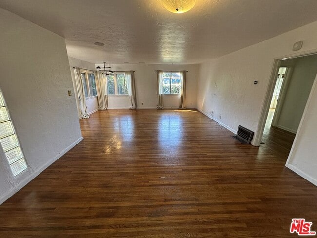 Photo - 4001 Chevy Chase Dr