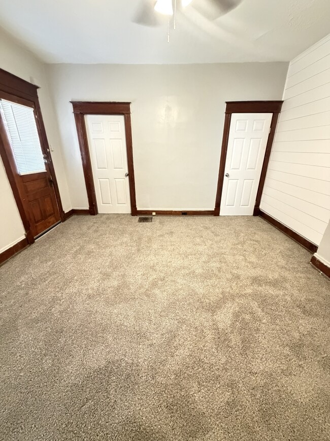 Photo - 2422 Warren St