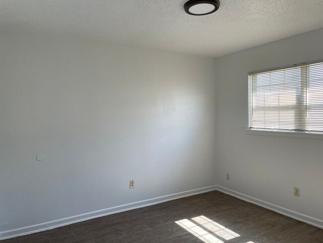 Photo - 451835 Unit B