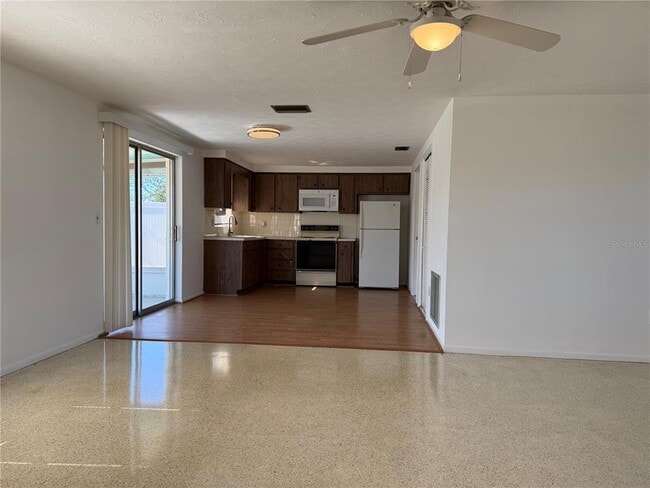 Photo - 3838 Beechwood Dr