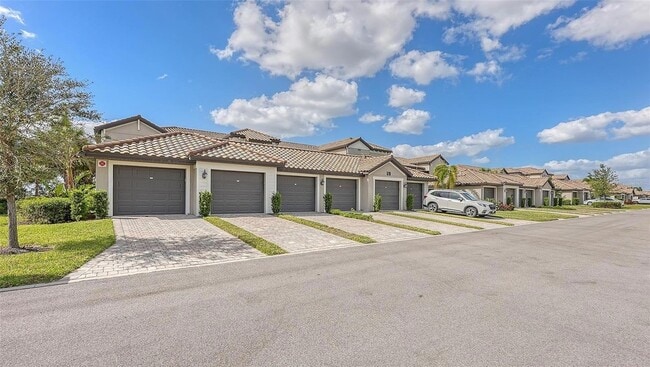 Photo - 5710 Palmer Cir Unit 201