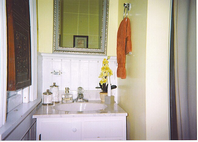 Photo - MAIN218B Unit B