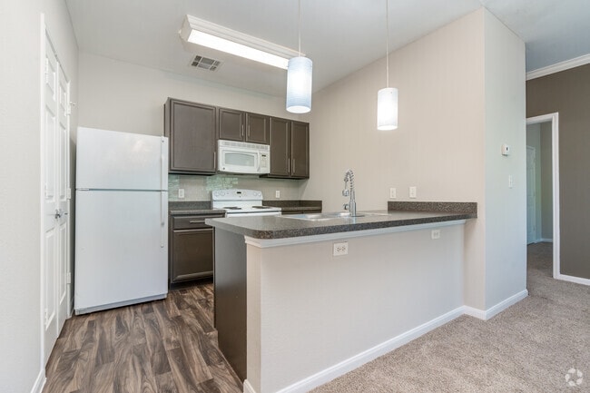 1BR, 1BA - 732SF