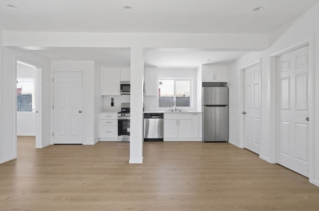 Photo - 3118-3114 W 109th St Unidad 3-4