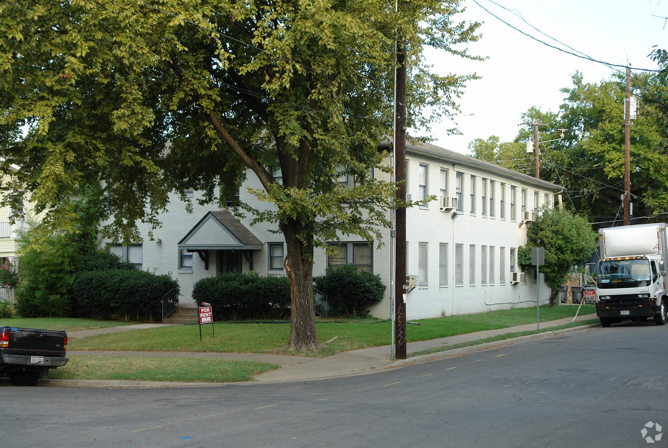 Photo - 5211 Worth St