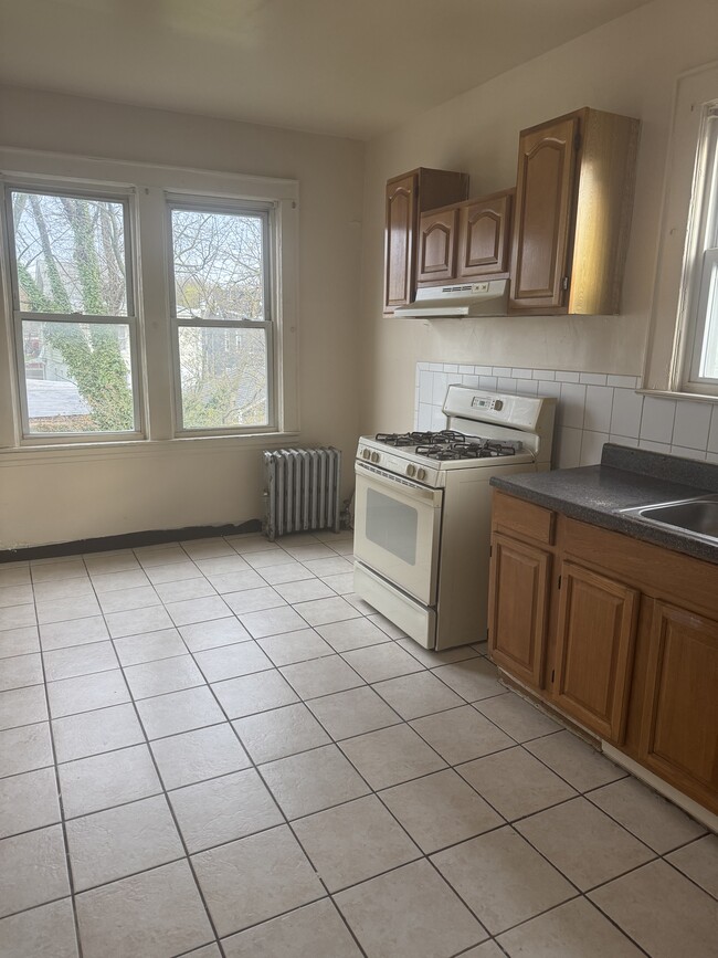 Building Photo - 378 Myrtle Ave