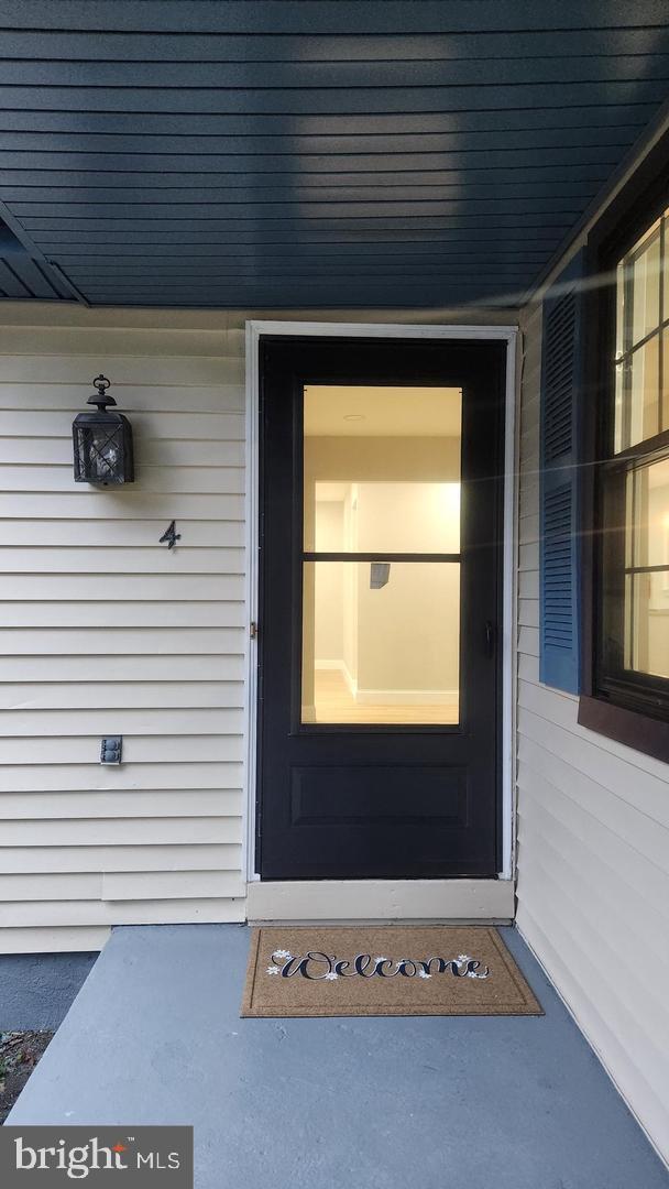 4 Meadowside Ct