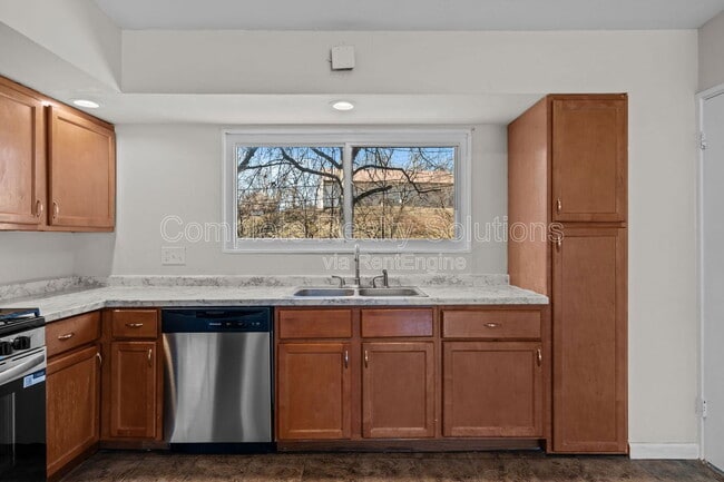 Photo - 9915 Castle Dr