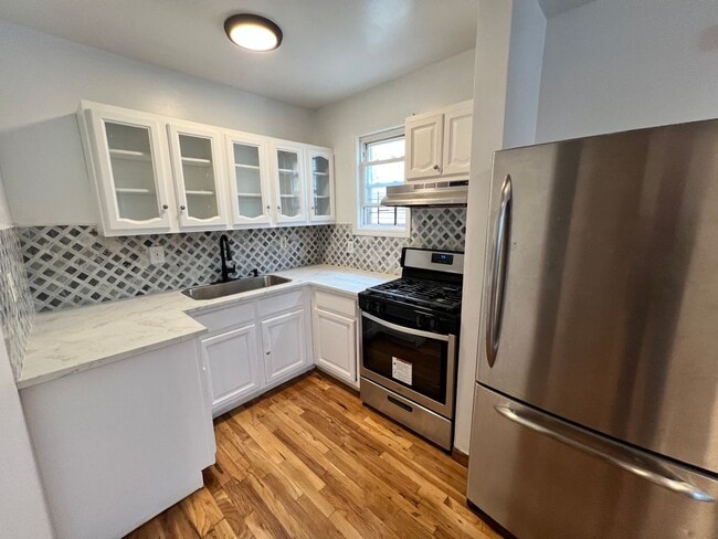 Photo - 140-11 169th St Unit Main Floor