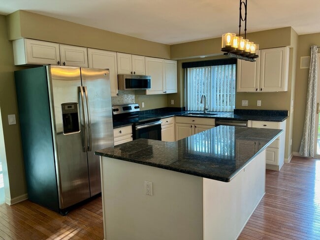 Photo - 16185 Country Knoll Dr