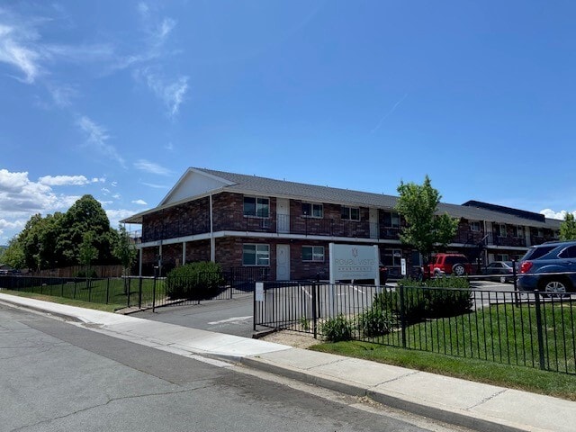 Community View - Royal Vista Apartments