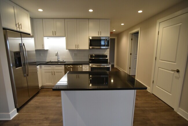 Photo - 3833 N Broadway Unit 301