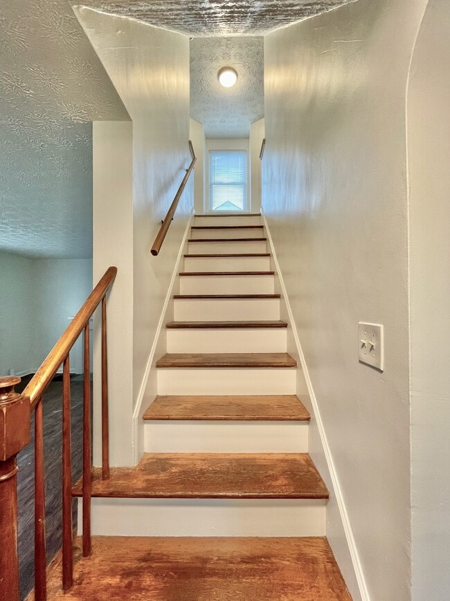 Photo - 1806 Harold Pl