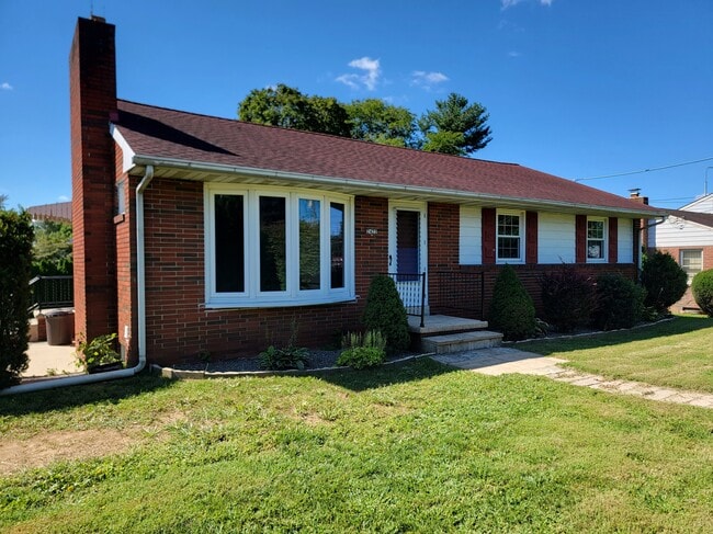 Building Photo - 2422 New Holland Pike Rental