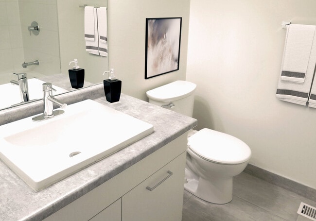 Photo - Villages of Hyde Park