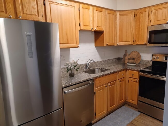 Photo - 3401 N Oxford Valley Rd Unidad 20-I06