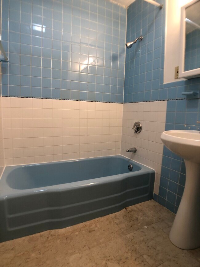 Photo - 163 Strathmore Rd