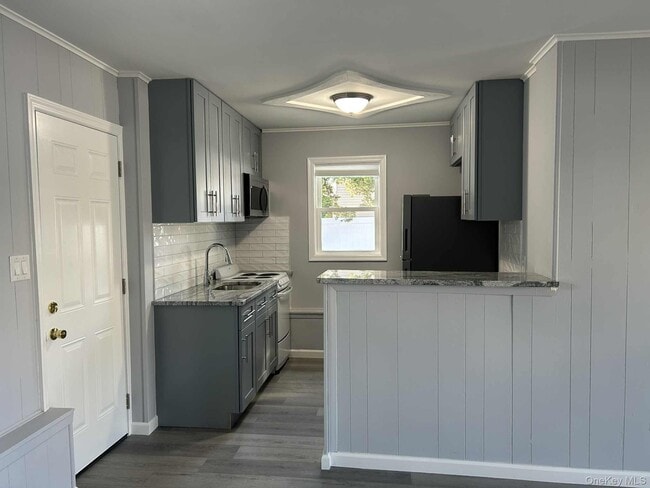 Photo - 344 Van Buren St