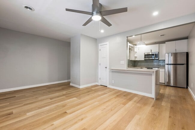 Photo - 811 N Pleasant St Unit Apt. A