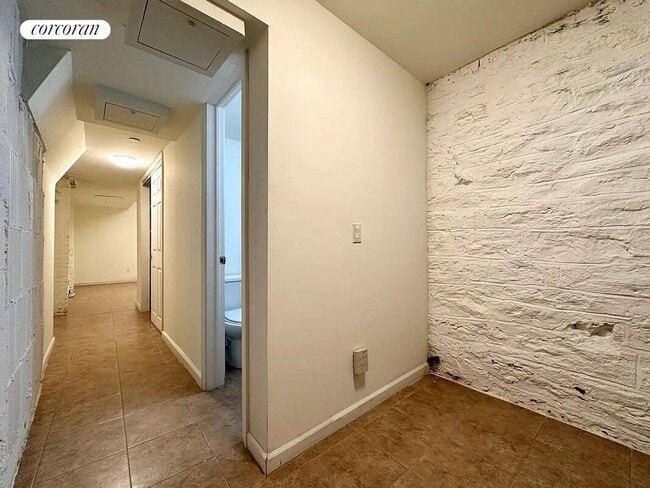 Photo - 535 E 87th St