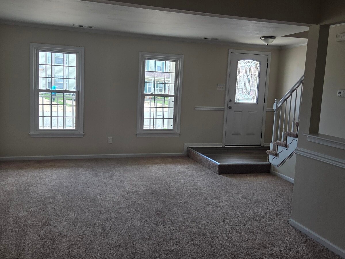 Photo - 1625 Mantane Arch