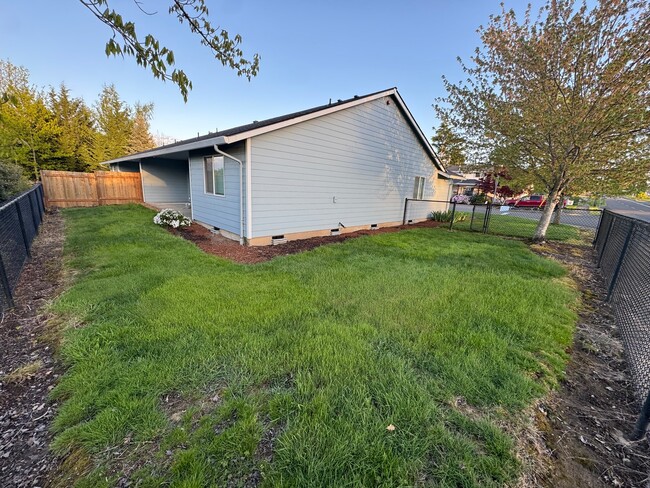 Photo - 400 E Washington St