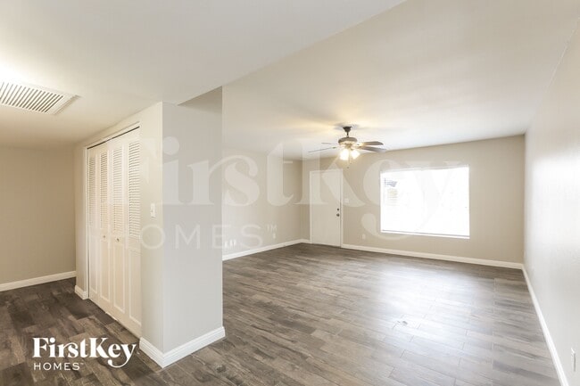 Photo - 1302 W Kristal Way