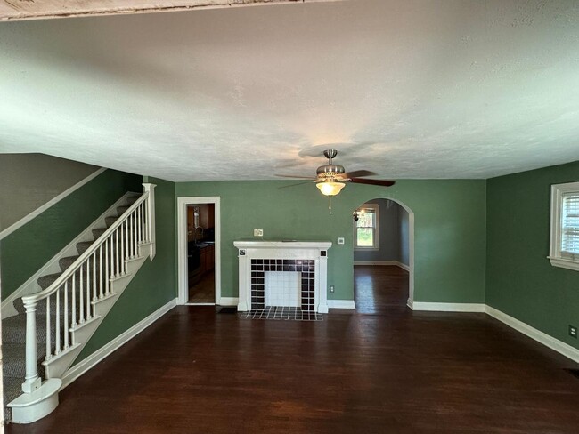 Building Photo - 3 bedroom 1 bath single family home