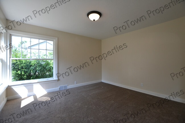 509 W Oak Ave