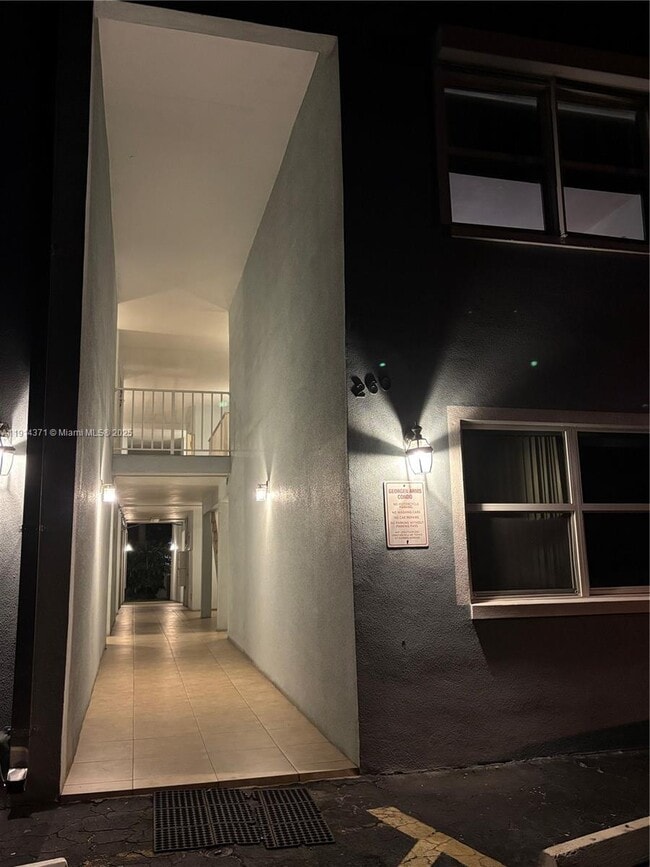 Building Photo - 260 S Cypress Rd Unit 103